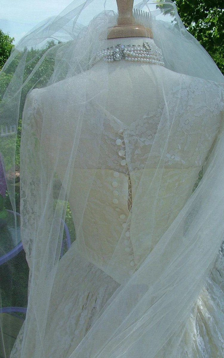 Middleton Style Vintage Long Lace Sleeves Fitted Bodice Bridal Gown Wedding Dresses