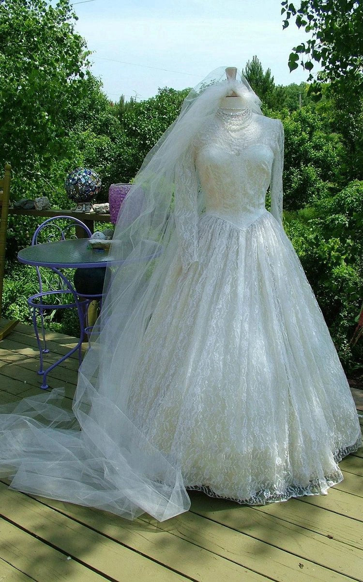 Middleton Style Vintage Long Lace Sleeves Fitted Bodice Bridal Gown Wedding Dresses