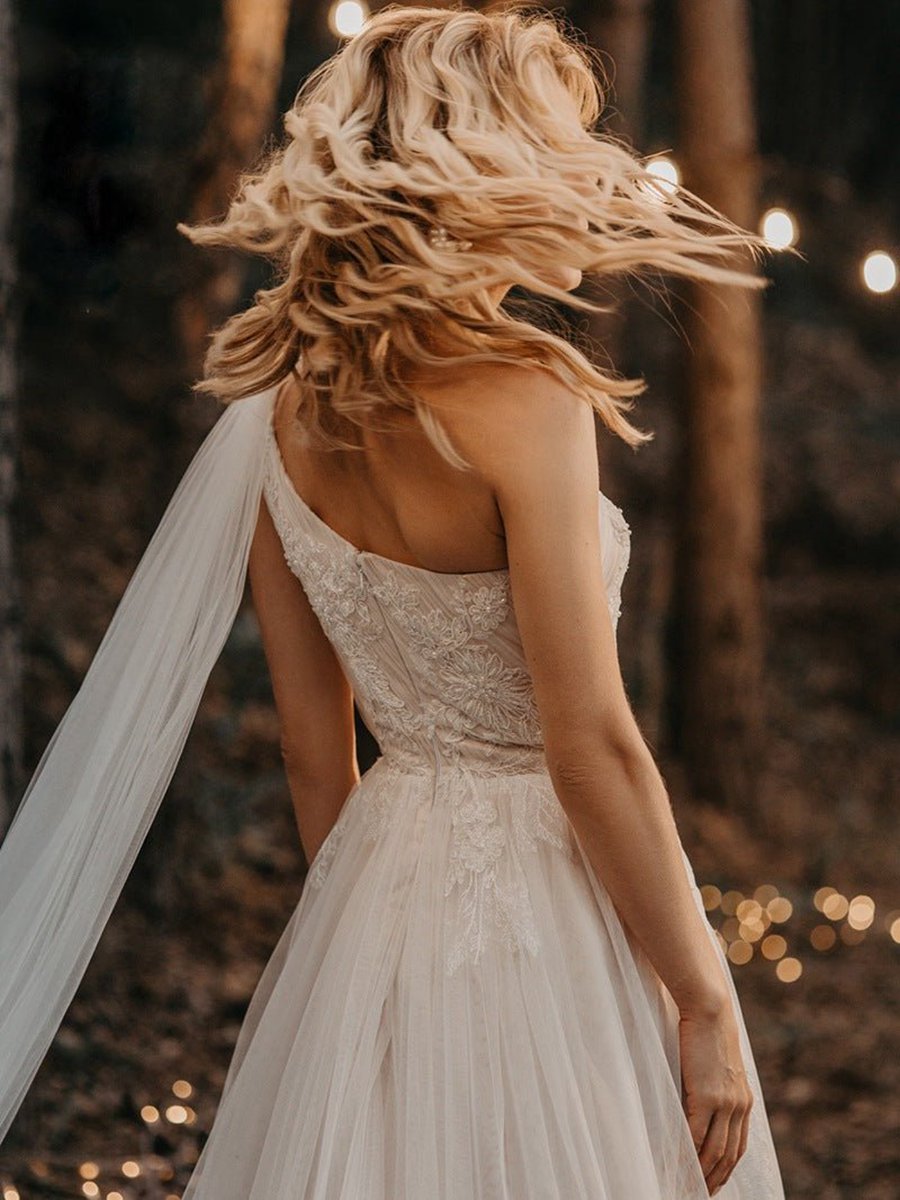 One Shoulder A-line Tulle Sleeveless Zipper Lace Wedding Dresses with Shawl