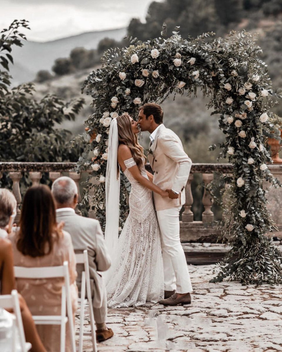 Mermaid Off-the-Shoulder Backless Lace Beach Wedding Dresses