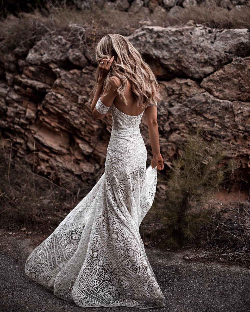 Mermaid Off-the-Shoulder Backless Lace Beach Wedding Dresses
