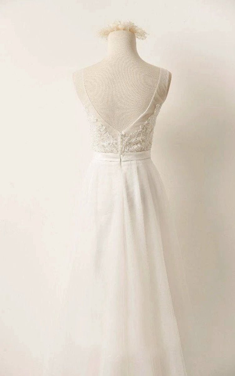 A-line Tulle Lace V Neck Wedding Dresses with Sweep Train