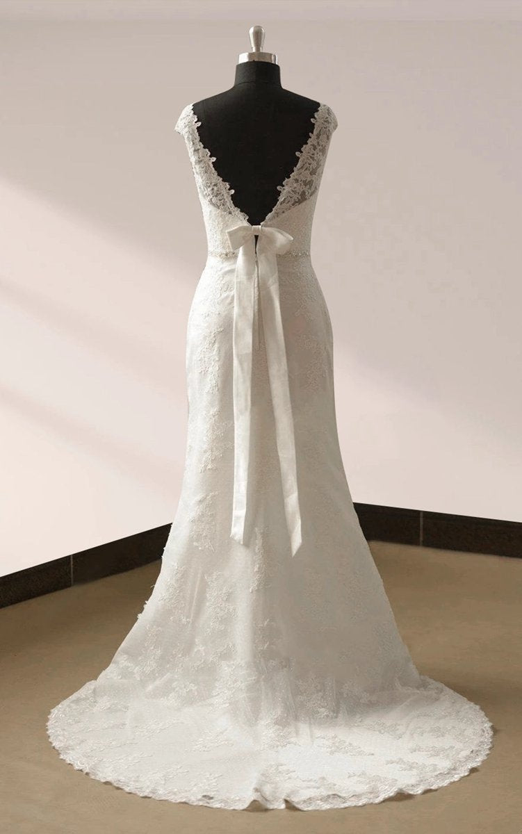 Bateau Neck Cap Sleeve Fit and Flare Lace Wedding Dresses