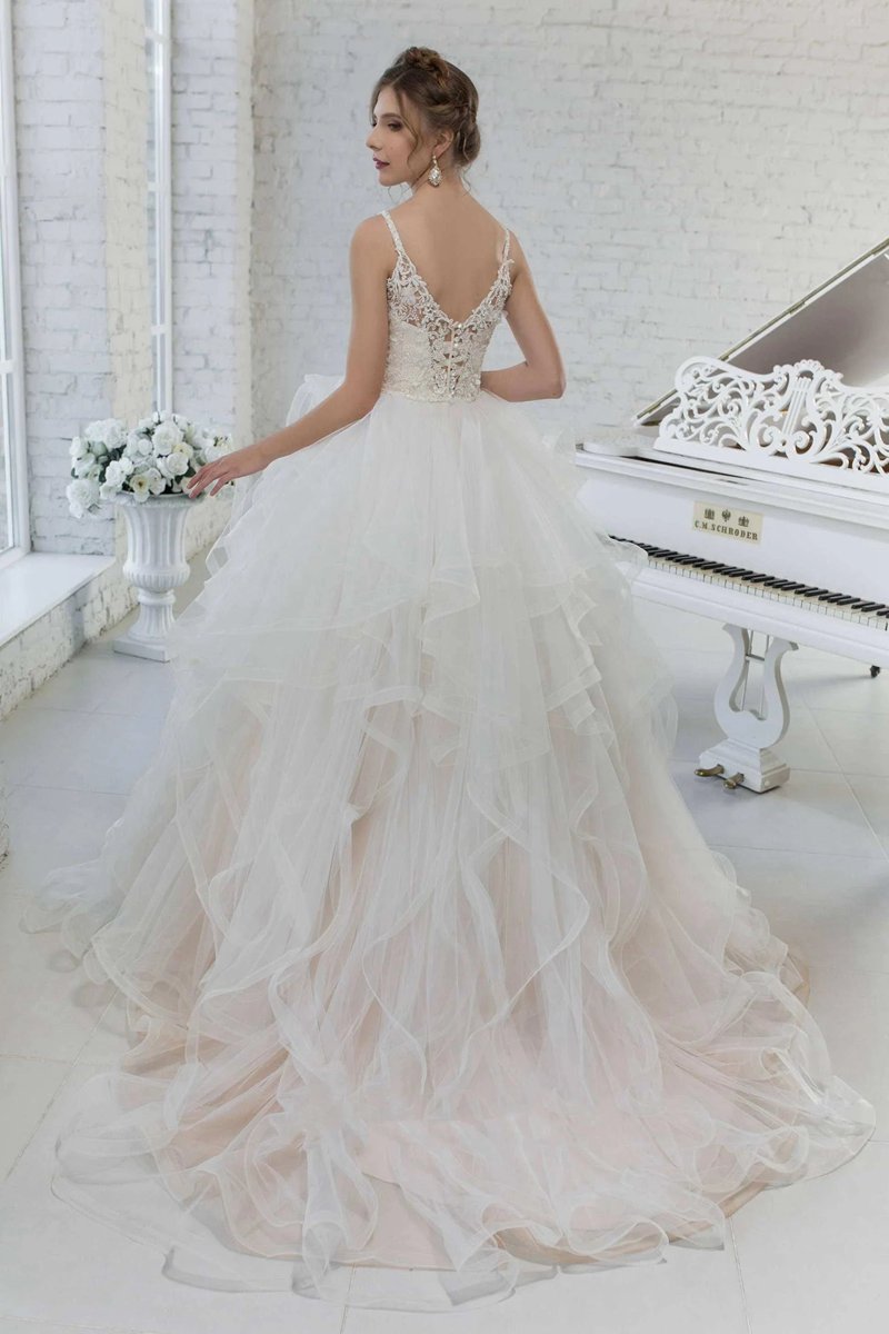 Tulle Ball Gown Ruffled Spaghetti-Straps Sleeveless Wedding Dresses with Appliques