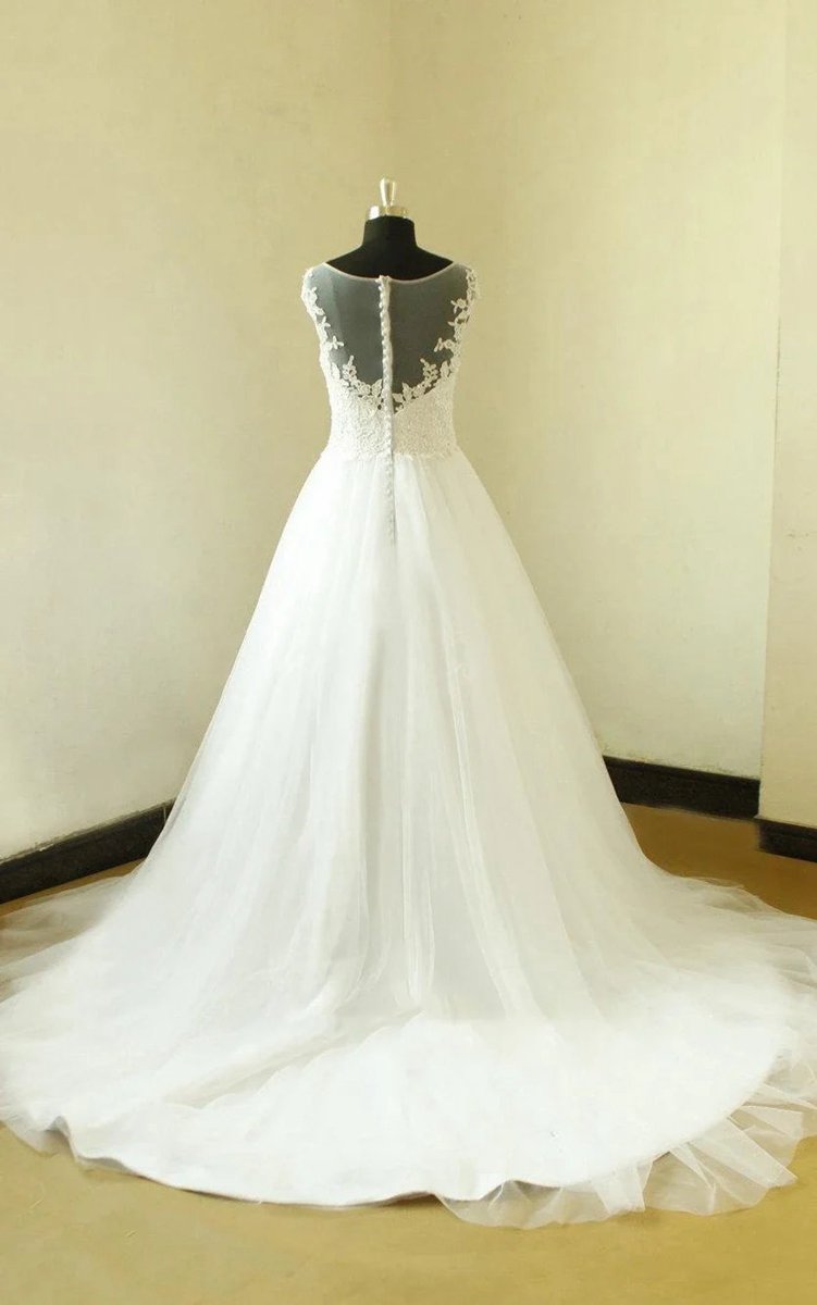 Cap Sleeve A-line Lace Appliques Beading Zipper Tulle Wedding Dresses