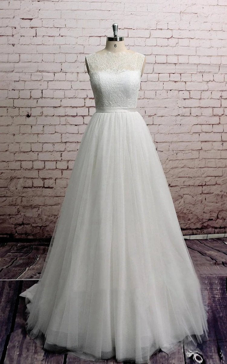 Princess Sleeveless A-line Tulle Long Wedding Dresses with Sash