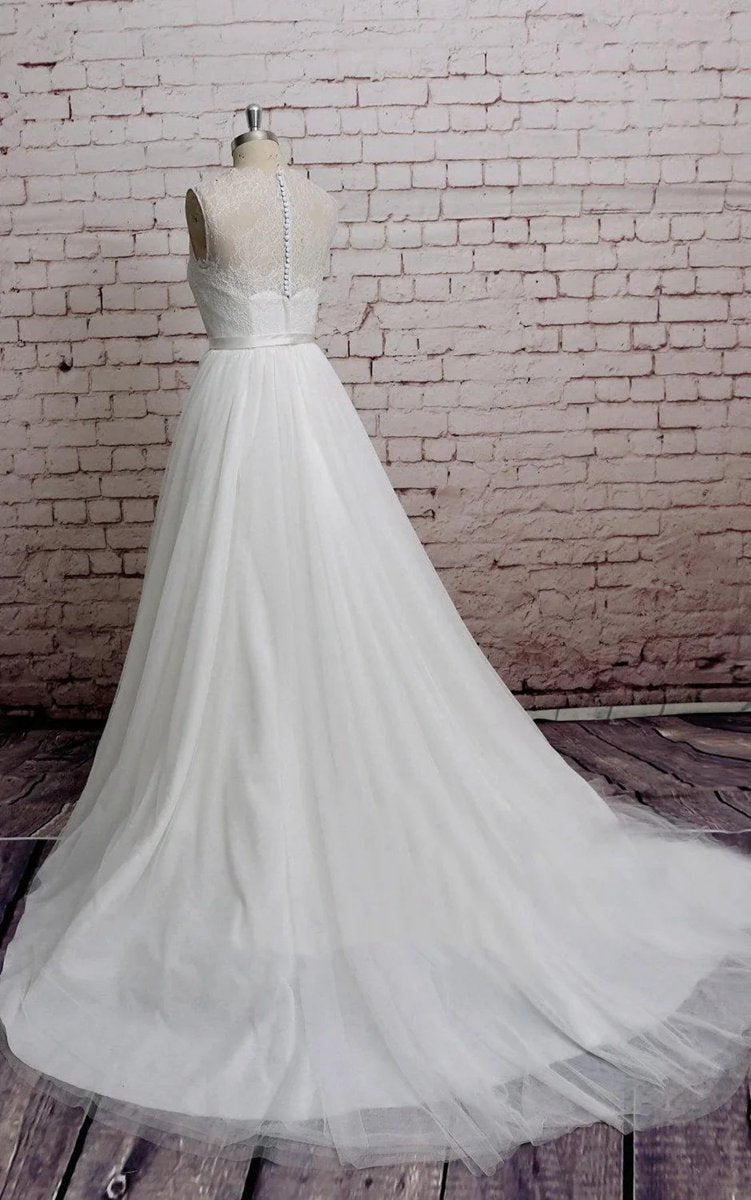 Princess Sleeveless A-line Tulle Long Wedding Dresses with Sash