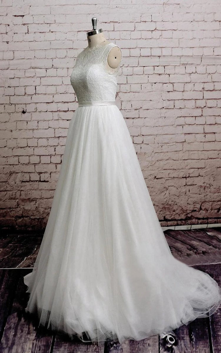 Princess Sleeveless A-line Tulle Long Wedding Dresses with Sash