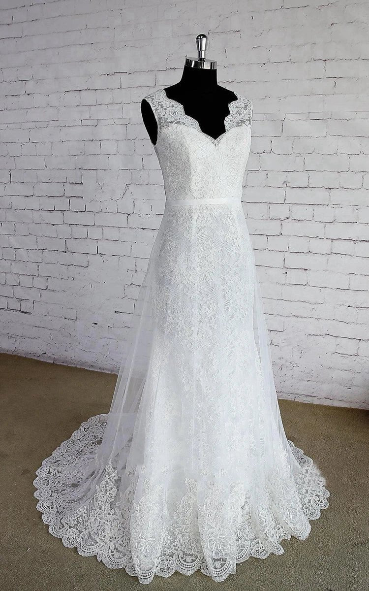 V-Neck Sleeveless Lace Appliques A-line Sweep Train Zipper Wedding Dresses
