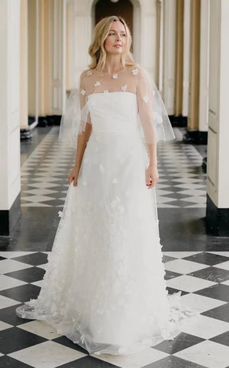 Adorable A-line Tulle Wedding Dresses with Appliques And Square Neckline