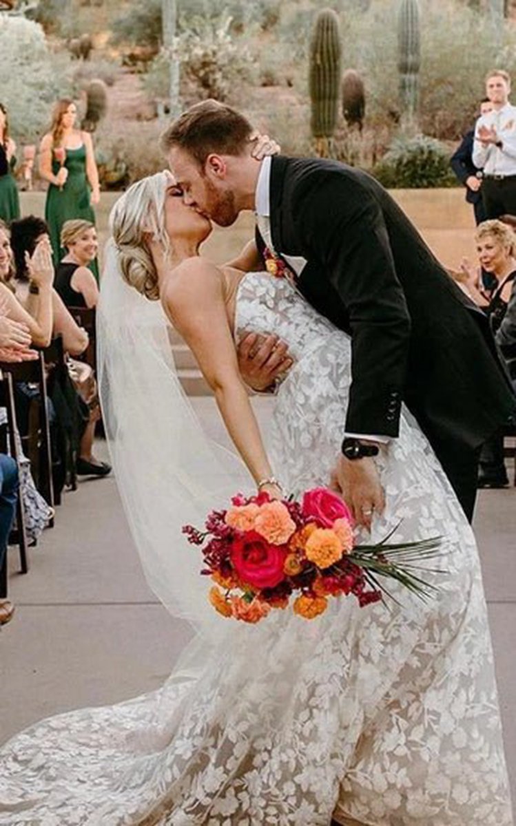 Bohemian A-line Sweetheart Garden Lace Wedding Dresses with Open Back And Appliques
