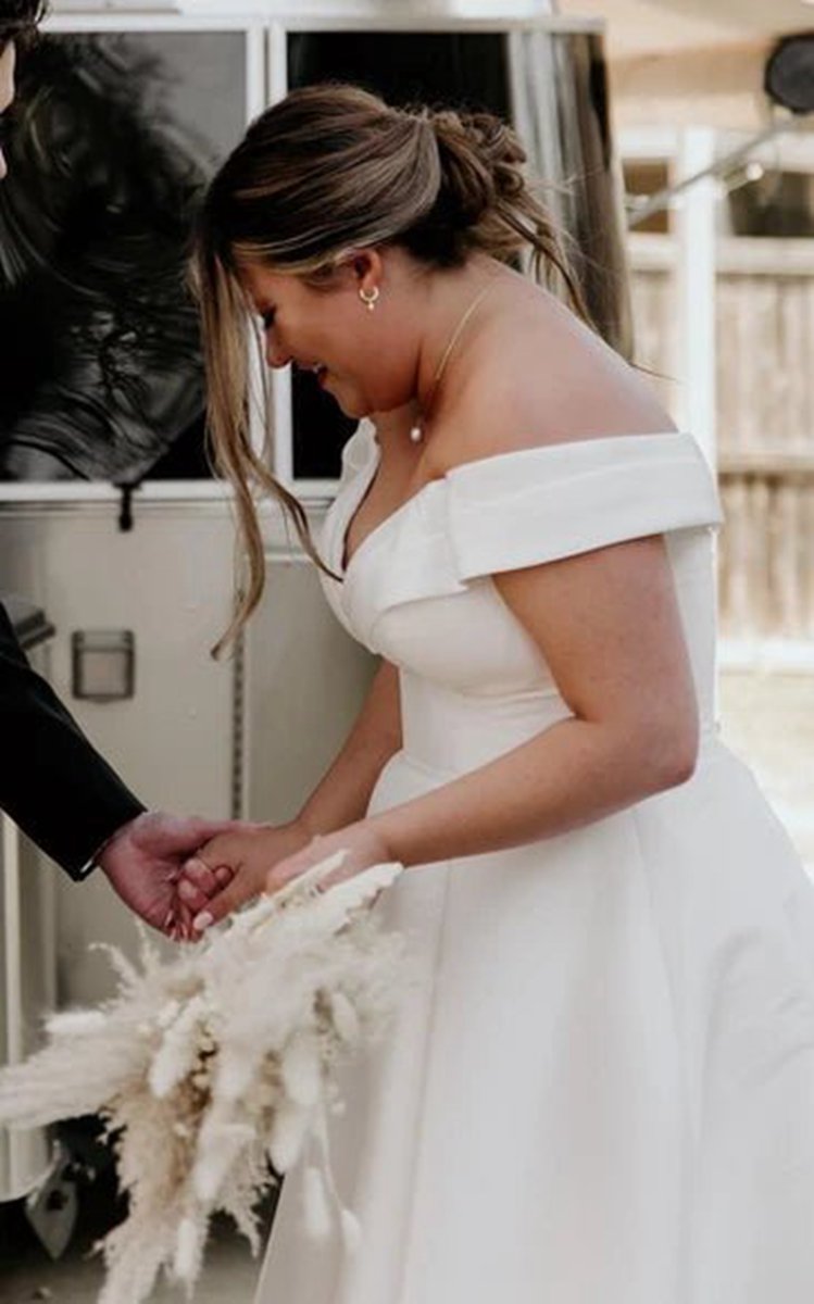 Romantic Off-the-shoulder A-line Satin Wedding Dresses with Button Back