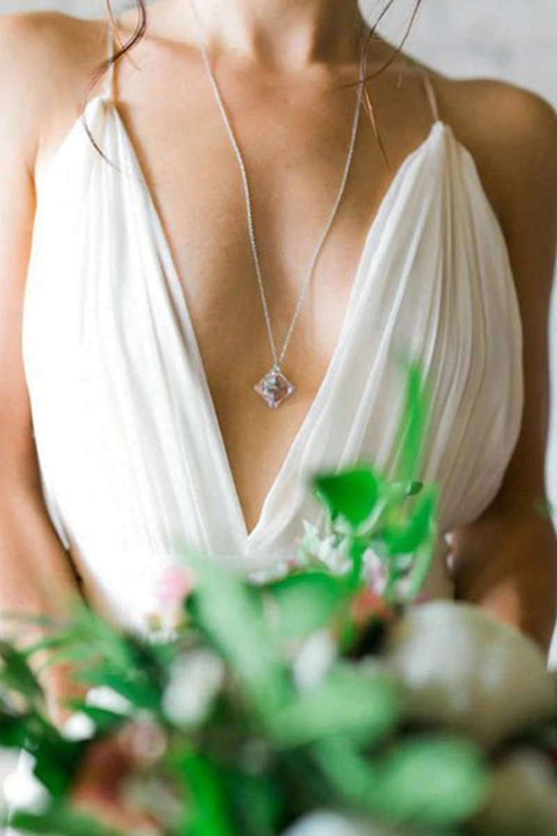A-line V Neck Straps Spaghetti Sheath Chiffon Wedding Dresses