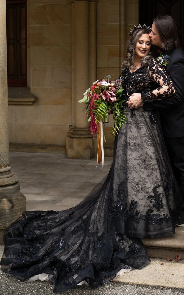 Modern Gothic Boho Lace Wedding Dresses Vintage Unique A-line Long Sleeve Bridal Gown with Court Train