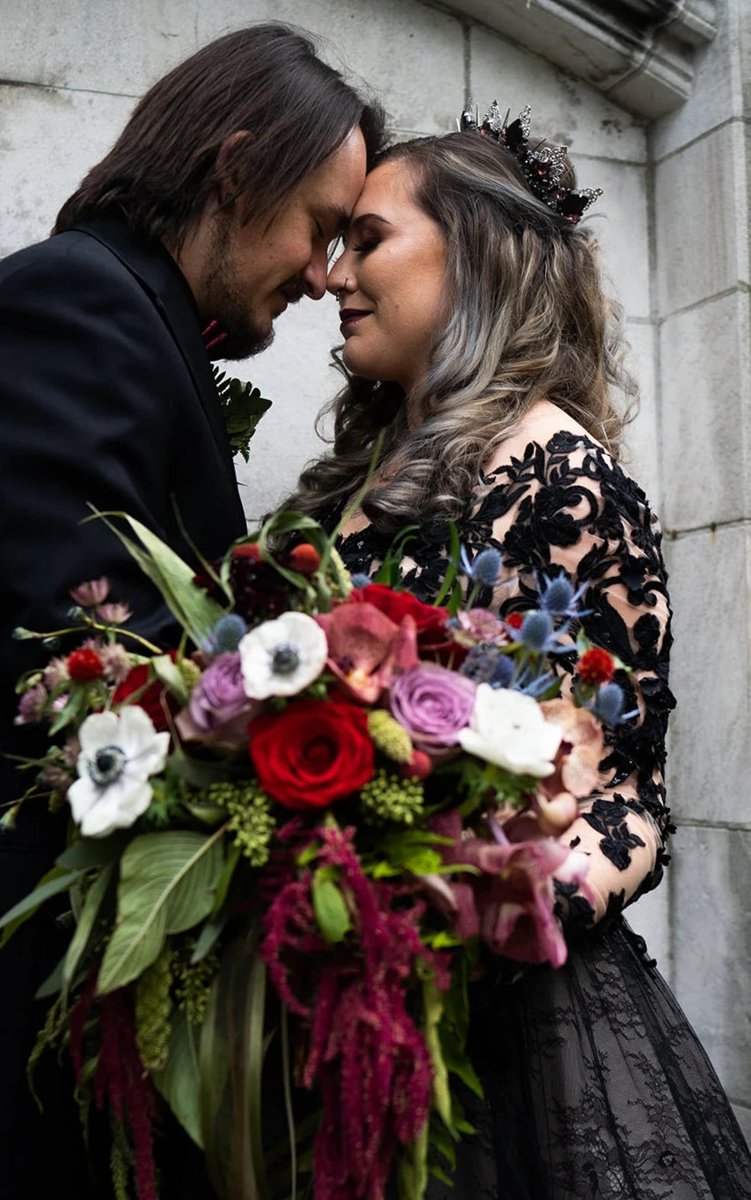 Modern Gothic Boho Lace Wedding Dresses Vintage Unique A-line Long Sleeve Bridal Gown with Court Train