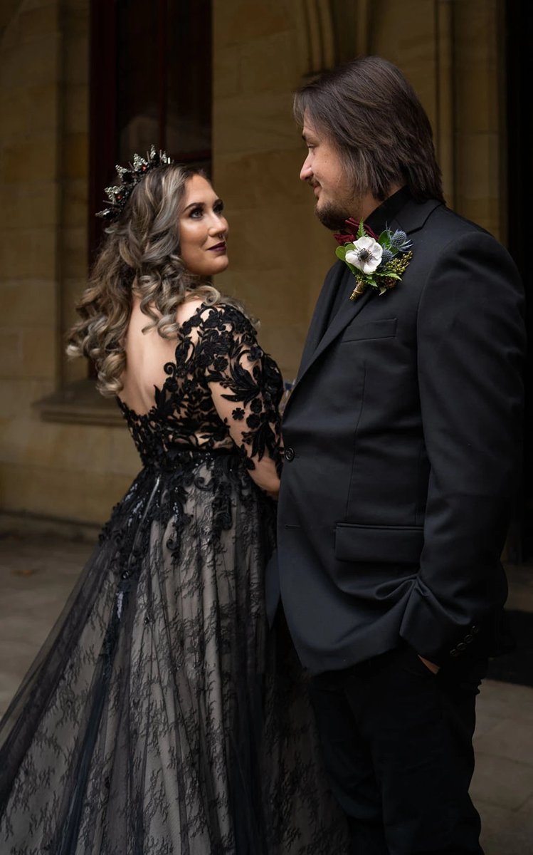 Modern Gothic Boho Lace Wedding Dresses Vintage Unique A-line Long Sleeve Bridal Gown with Court Train