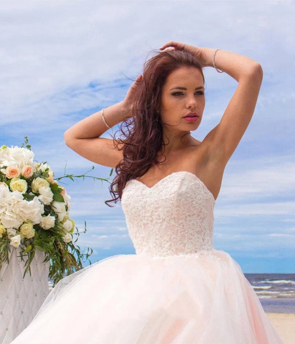 Ball Gown Tulle Lace Satin Strapless Weddig Dresses