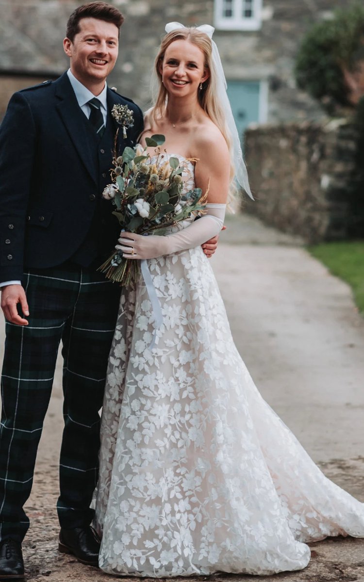 Boho Strapless Garden Marriage Dresses A-line with Appliques Lace Sweep Train