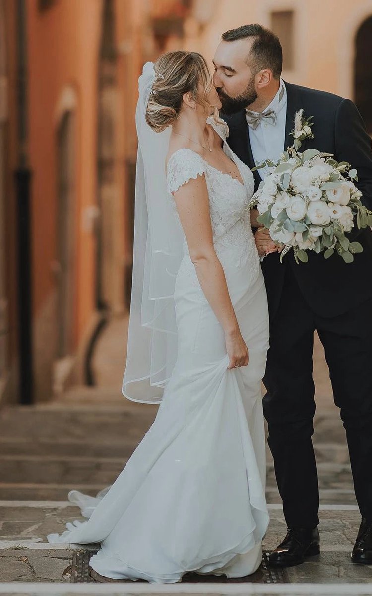 Sheath V-neck Chiffon Modern Wedding Dresses with Short Sleeve And Sweep Train