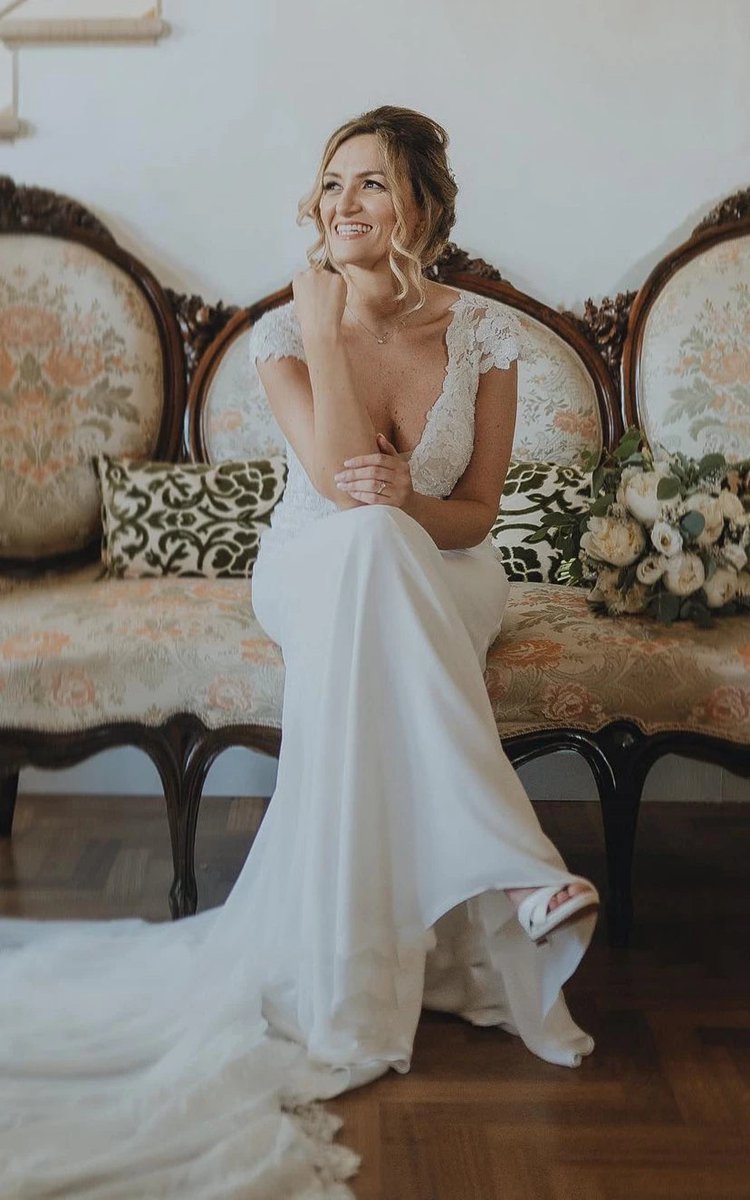 Sheath V-neck Chiffon Modern Wedding Dresses with Short Sleeve And Sweep Train