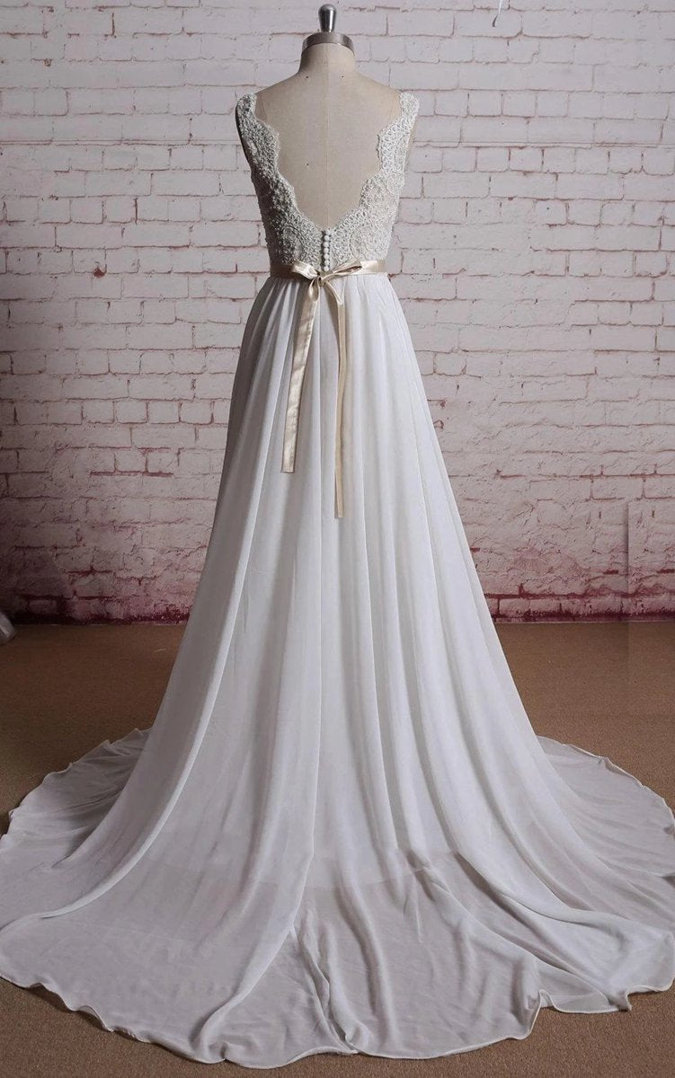 V-Neck Long Chiffon Bridal Gown with Lining of the Bodice