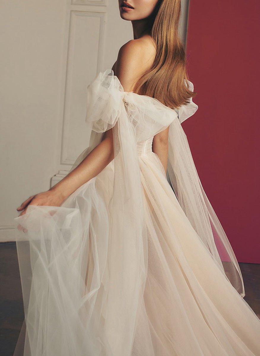 Beach Pleated Tulle Off-The-Shoulder A-line Wedding Dresses with Slit