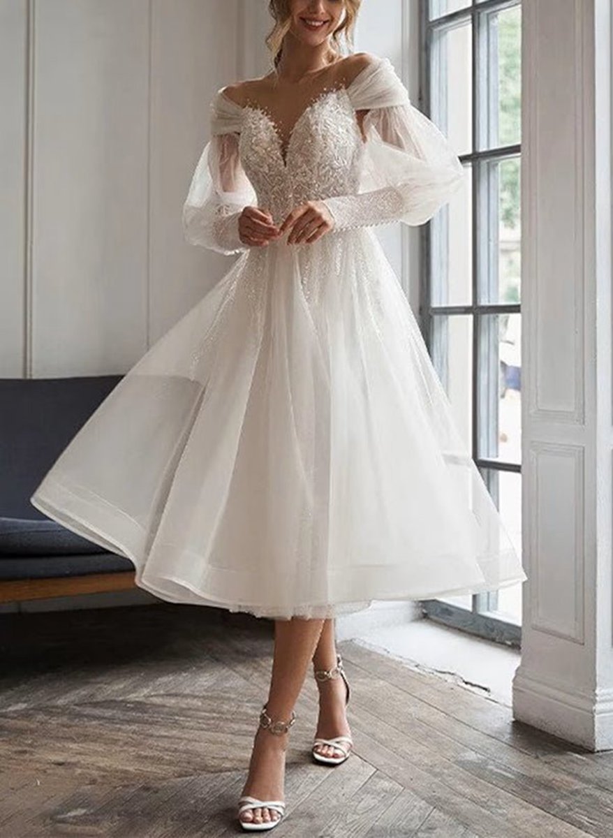 A-line Sweetheart Long Sleeves Elegant Tulle Wedding Dresses with Appliques Lace