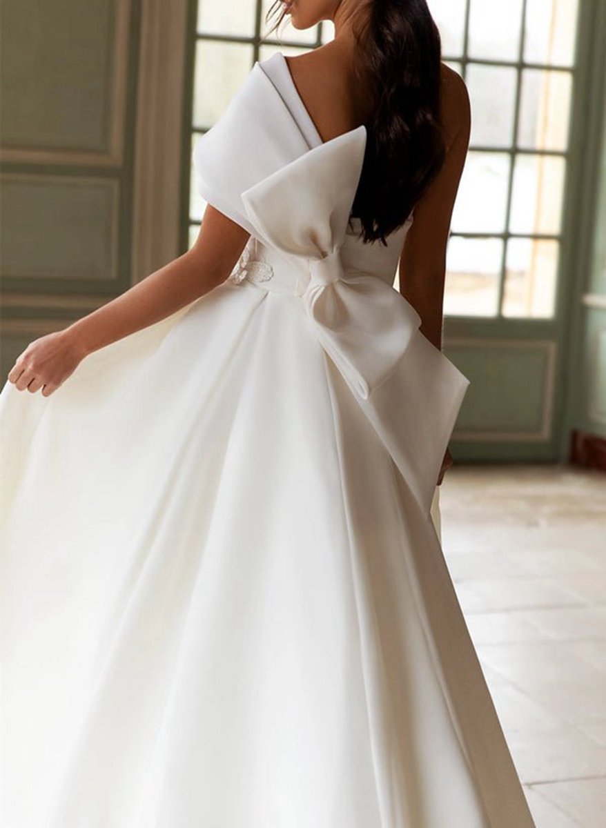 A-line One-Shoulder Organza Sweep Train Wedding Dresses with Appliques Lace