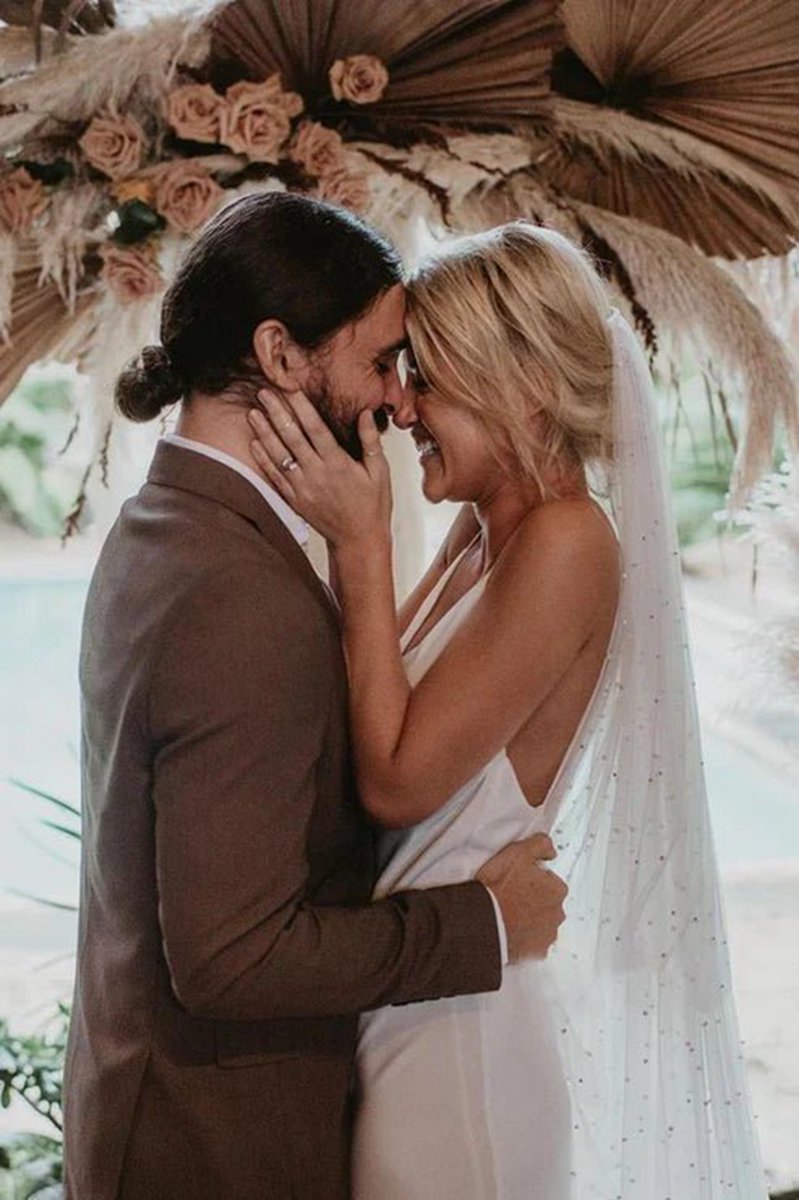 Spaghetti Straps V-neck Simple Beach Wedding Dresses