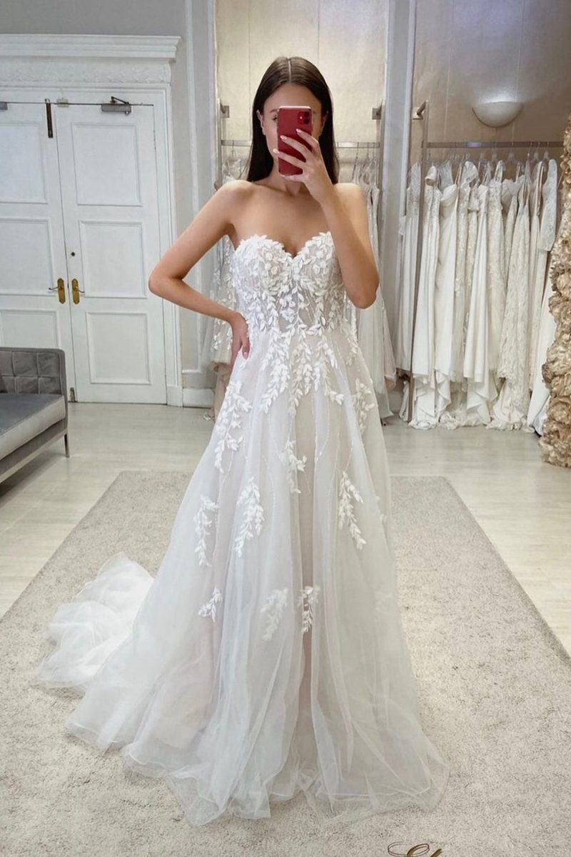 Sweetheart Spaghetti Straps Tulle A-line with Train Wedding Dresses