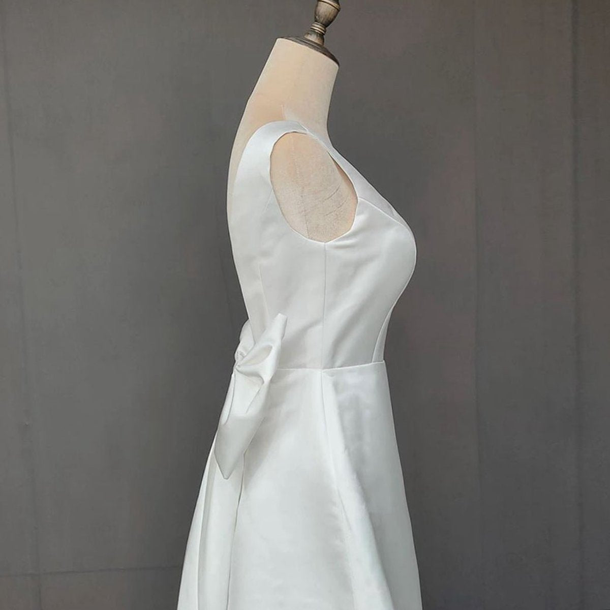 A-line Satin V-Neck Short Wedding Dresses with Large Bow