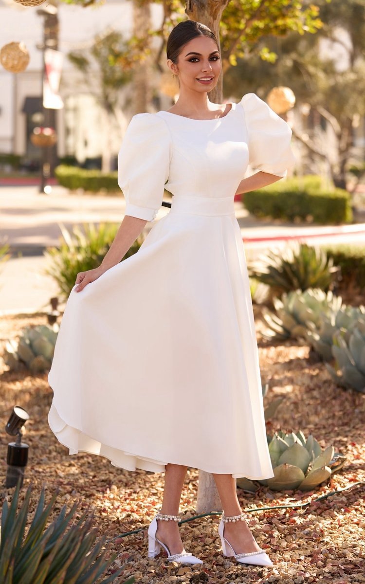 Elegant Bateau A-line Satin Knee-length Wedding Dresses