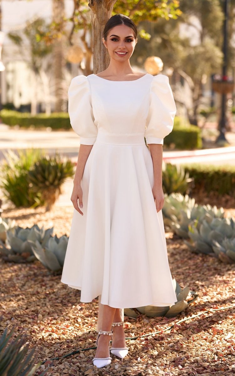 Elegant Bateau A-line Satin Knee-length Wedding Dresses
