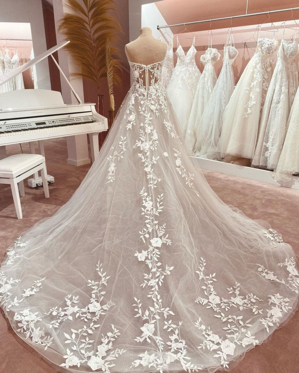 Fairy A-line Sweetheart Tulle Long Wedding Dresses with Appliques