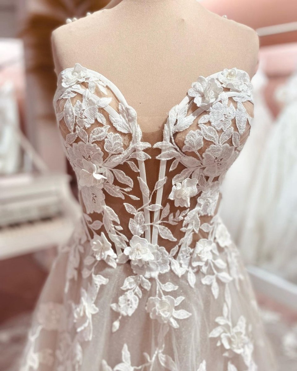 Fairy A-line Sweetheart Tulle Long Wedding Dresses with Appliques