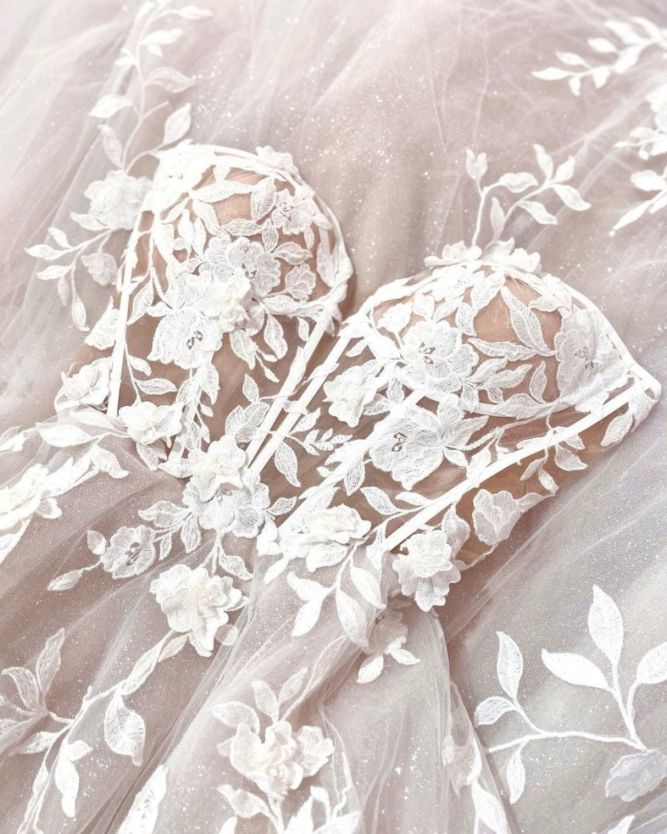 Fairy A-line Sweetheart Tulle Long Wedding Dresses with Appliques