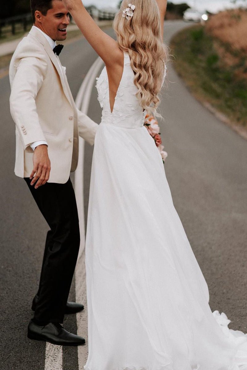 Elegant A-line V Neck Chiffon Wedding Dresses with Appliques