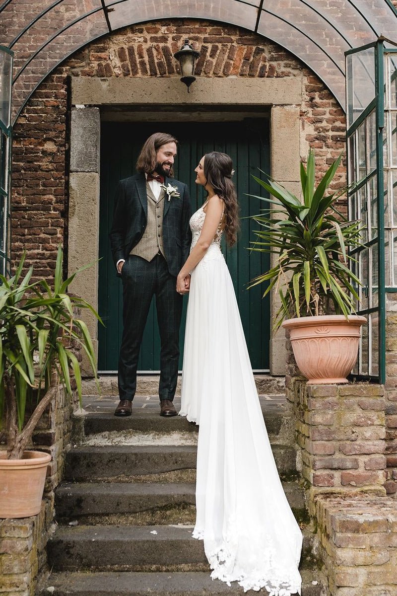 Boho A-line V Neck Chiffon Wedding Dresses with Appliques