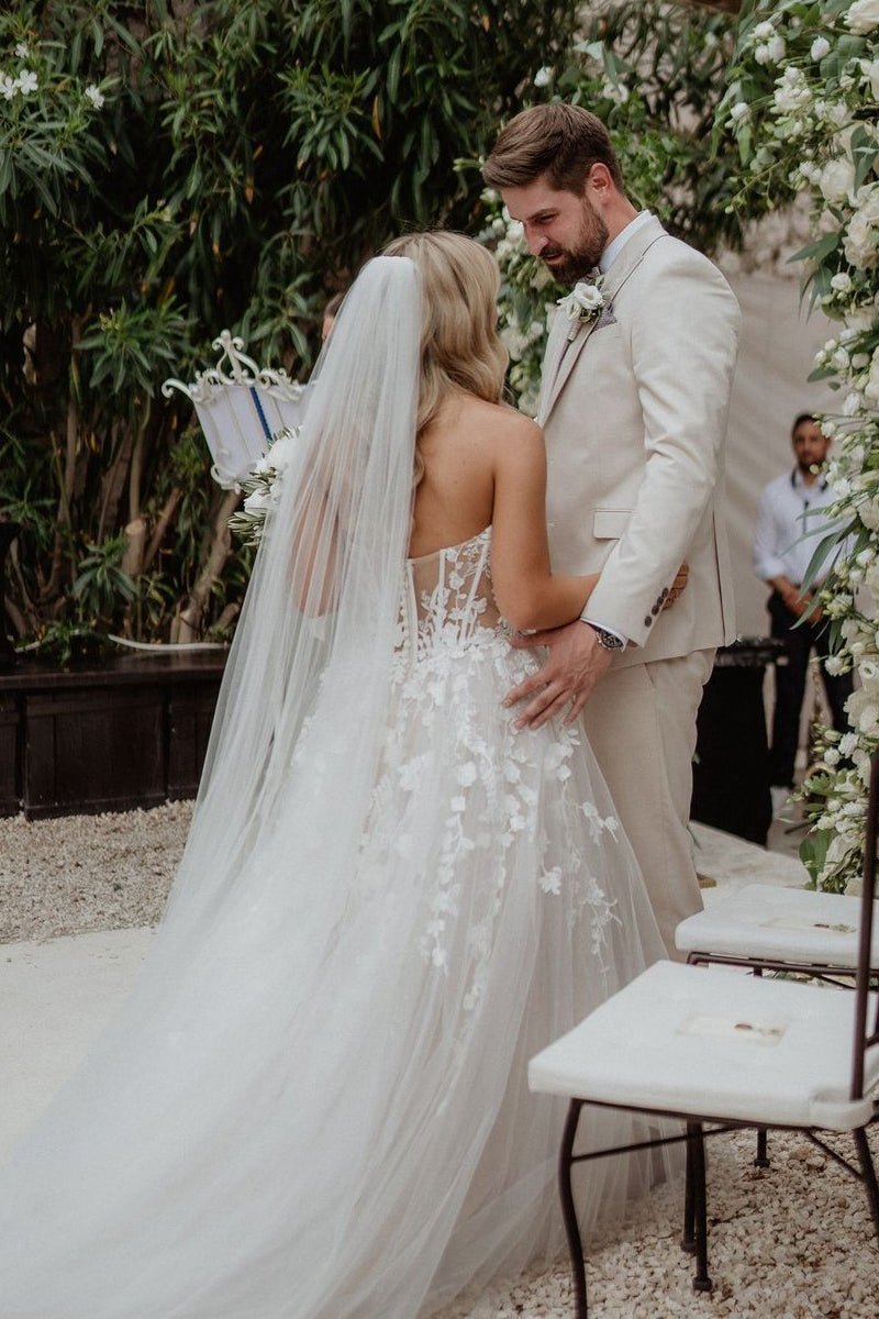 A-line Sweetheart Tulle Wedding Dresses with Appliques
