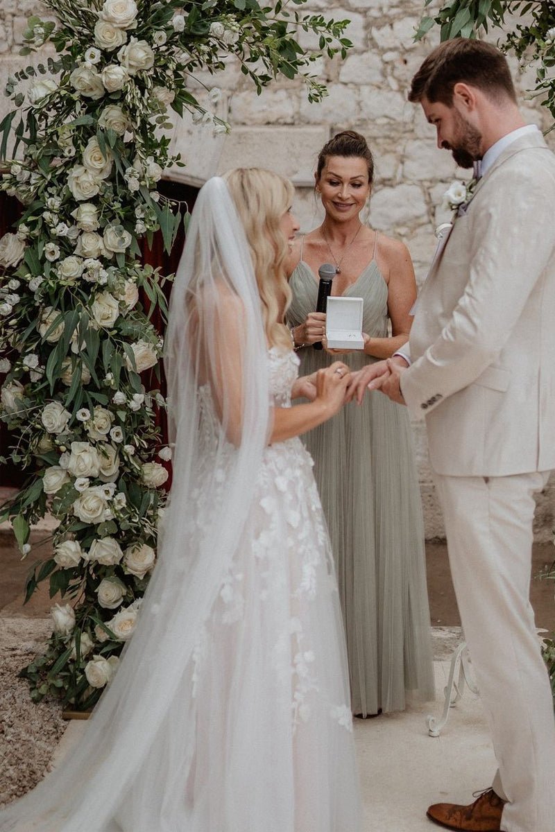 A-line Sweetheart Tulle Wedding Dresses with Appliques