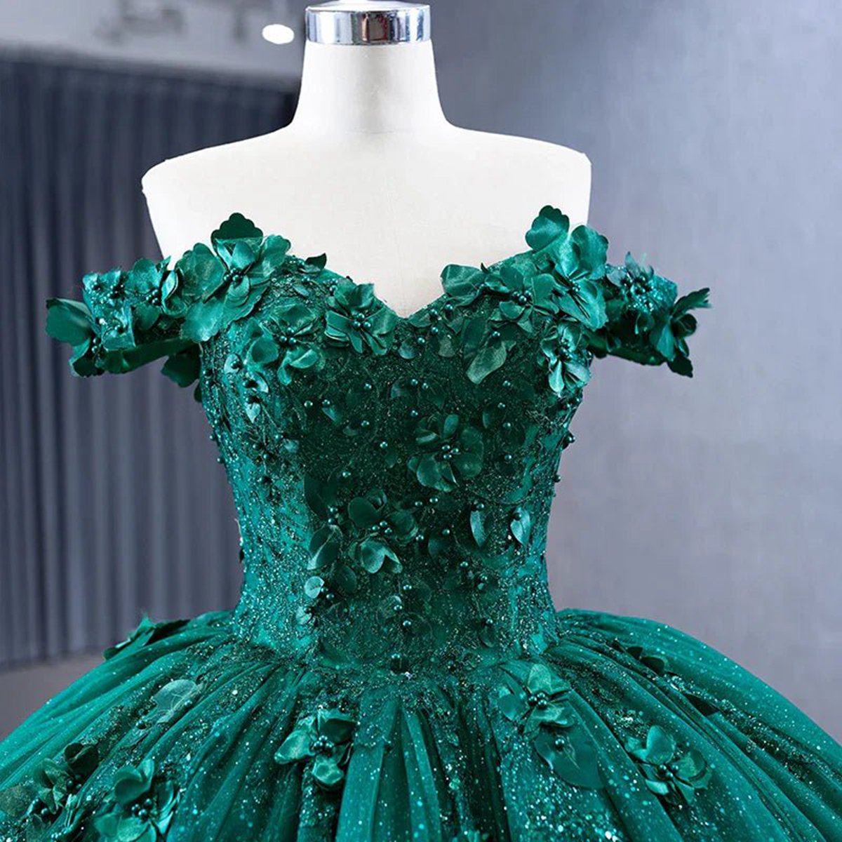 Appliques Sweetheart Sleeveless Ball Gown Quinceanera Dresses