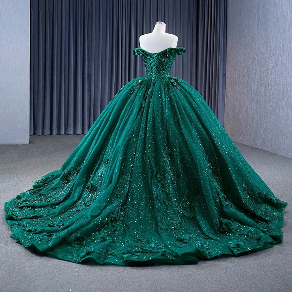 Appliques Sweetheart Sleeveless Ball Gown Quinceanera Dresses