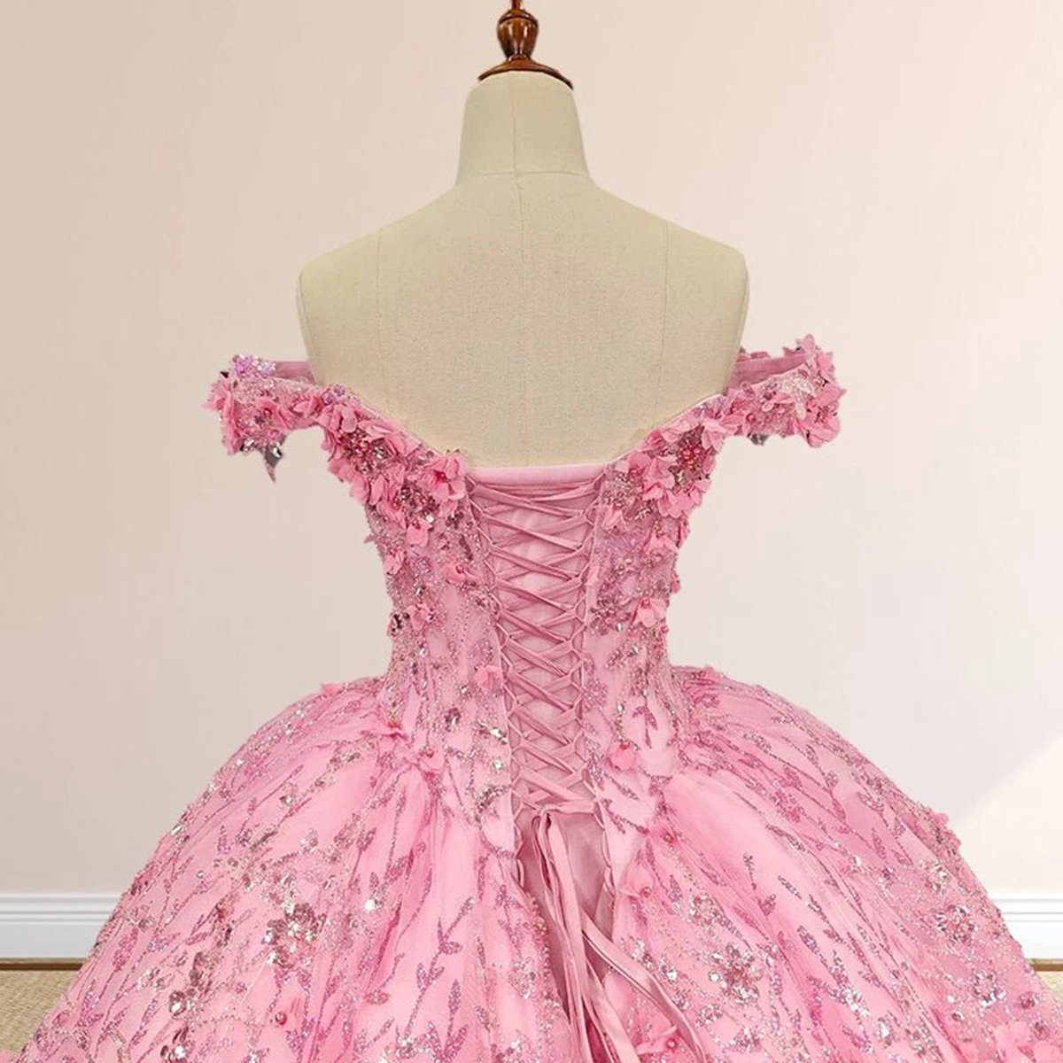 Luxury A-line Appliques Off the Shoulder Sweet Quinceanera Dresses with Beading