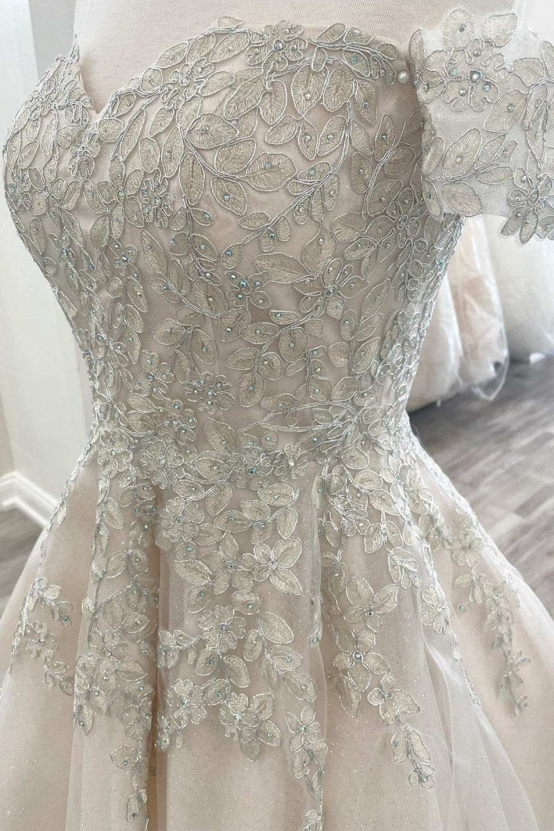 Lace Appliques A-line Short Wedding Dresses