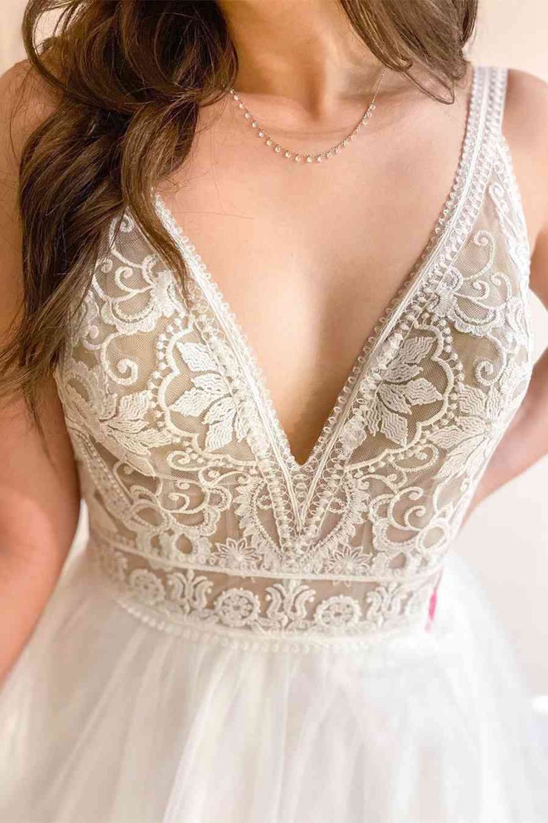 Lace V-Neck Backless A-line Tulle Wedding Dresses