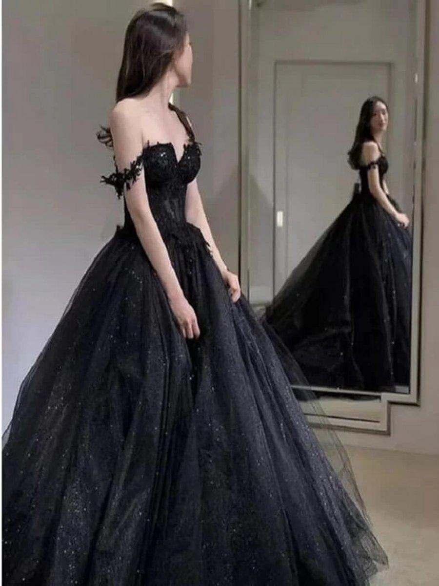 A-line Gothic Wedding Dresses Off the Shoulder Lace Tulle