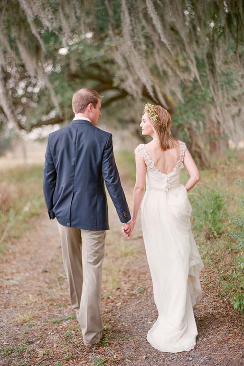 A-line Chiffon Cap Sleeves Wedding Dresses with Appliques
