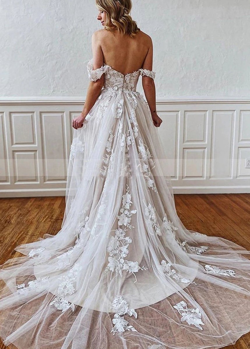 A-line Straps Sweetheart Wedding Dresses with Lace Appliques