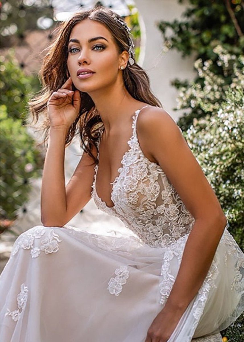 A-line Lace Sweep Train Sleeveless Backless Wedding Dresses