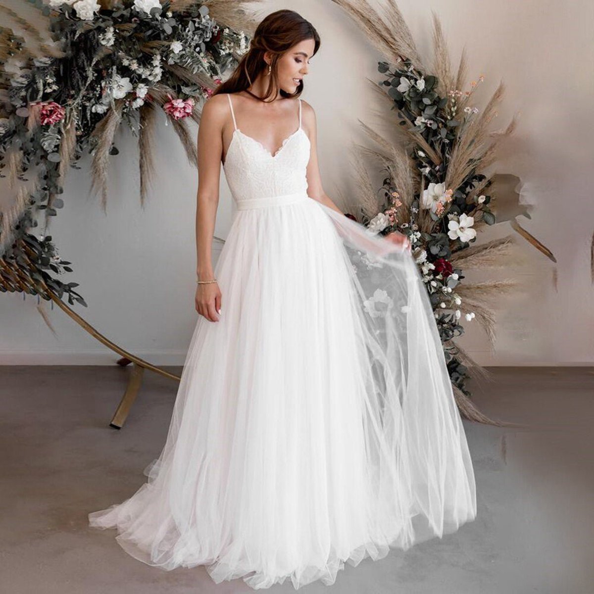 A-line Tulle Spaghetti Straps Wedding Dresses with Lace Appliques